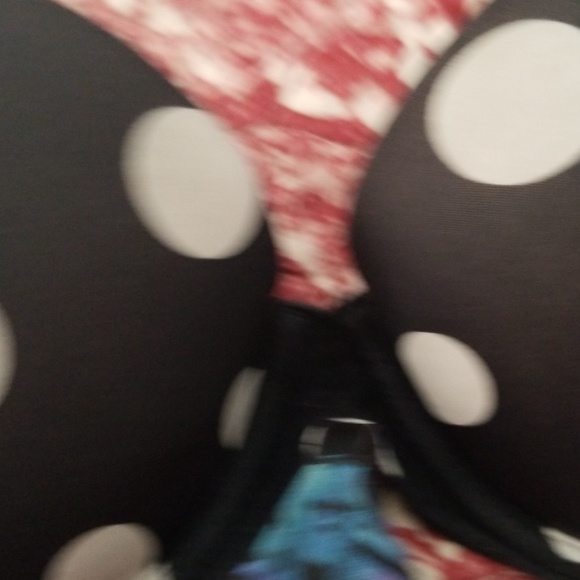 Pink bras - Picture 4 of 5